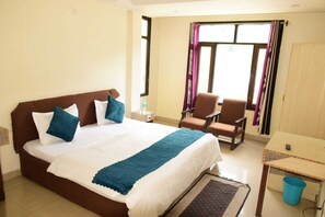 Deluxe Single Room, Mountain View | Desk, laptop workspace, soundproofing, bed sheets