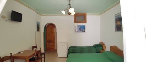 1 bedroom, desk, free WiFi