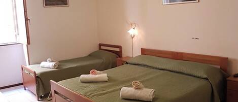 1 bedroom, desk, free WiFi