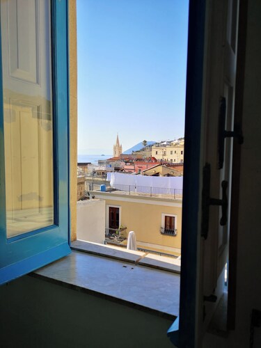 Apartment with sea view.