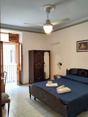 1 bedroom, desk, free WiFi