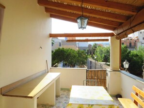 تناول الطعام بالخارج