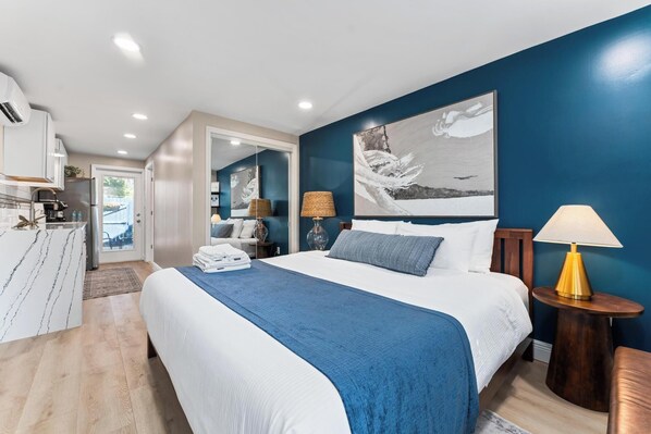 1 bedroom, desk, iron/ironing board, WiFi