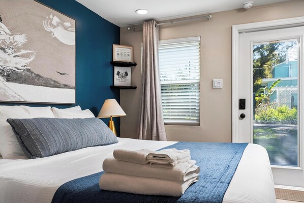 1 bedroom, desk, iron/ironing board, WiFi