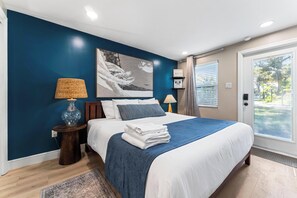 1 bedroom, desk, iron/ironing board, WiFi