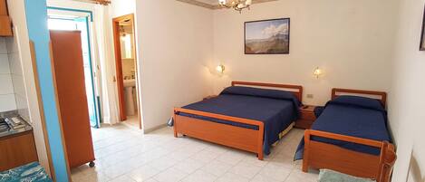 1 bedroom, desk, free WiFi