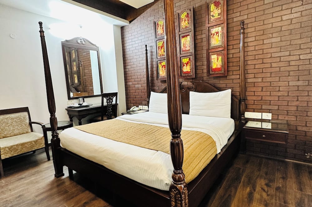 Hotel Lavish IN- Rajouri Garden