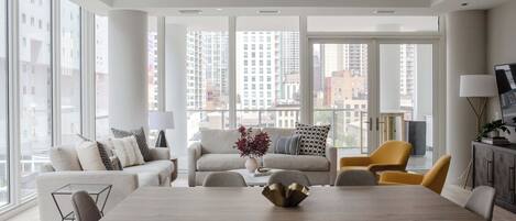 Fernseher, Stereoanlage, Arbeitsbereiche