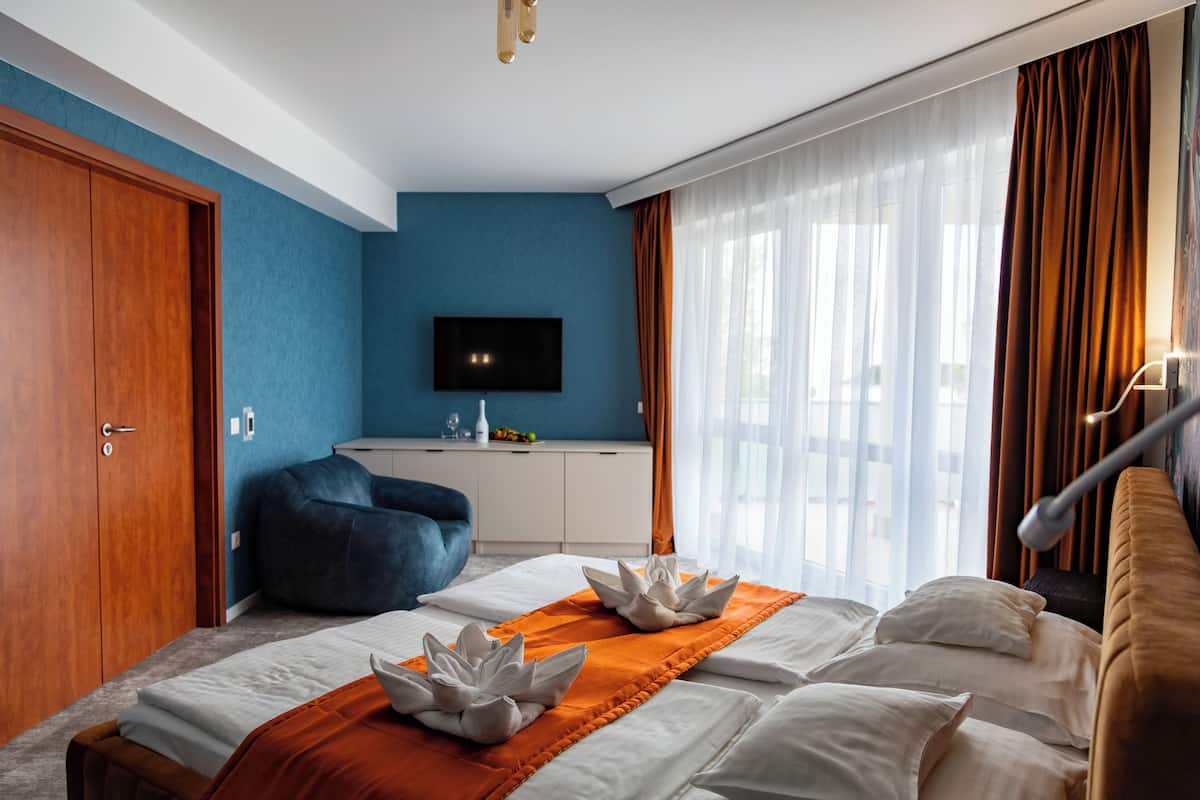 1 bedroom, desk, laptop workspace, free WiFi