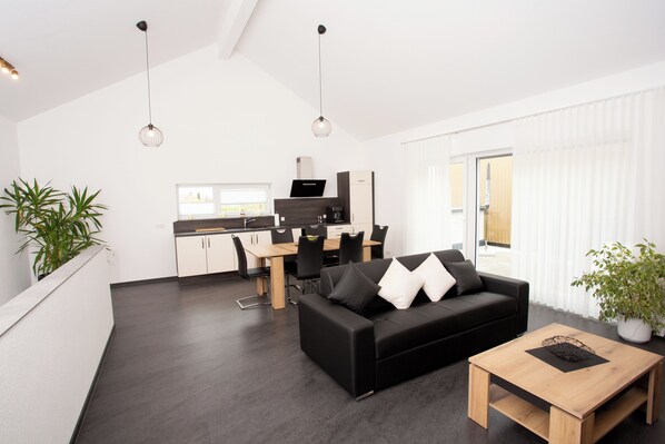 Smart TV, stereo - Auszeit in der Natur. Gemütliche Ferienwohnung mit Balkon (Burladingen)