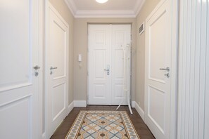 1 habitación y espacio para trabajar con laptop 