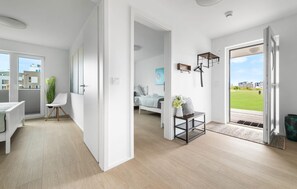 2 عدّة غرف نوم ومكواة/لوح كي وسرير سفر وواي فاي مجانًا