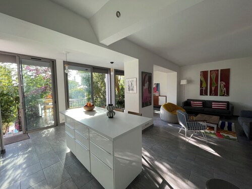 Maison, grande piscine, vue mer et climatisation