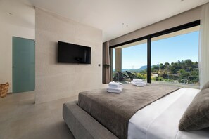 4 soveværelser, pengeskab på værelset, strygejern/strygebræt