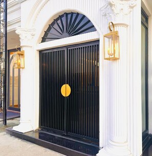 Mặt tiền nơi lưu trú