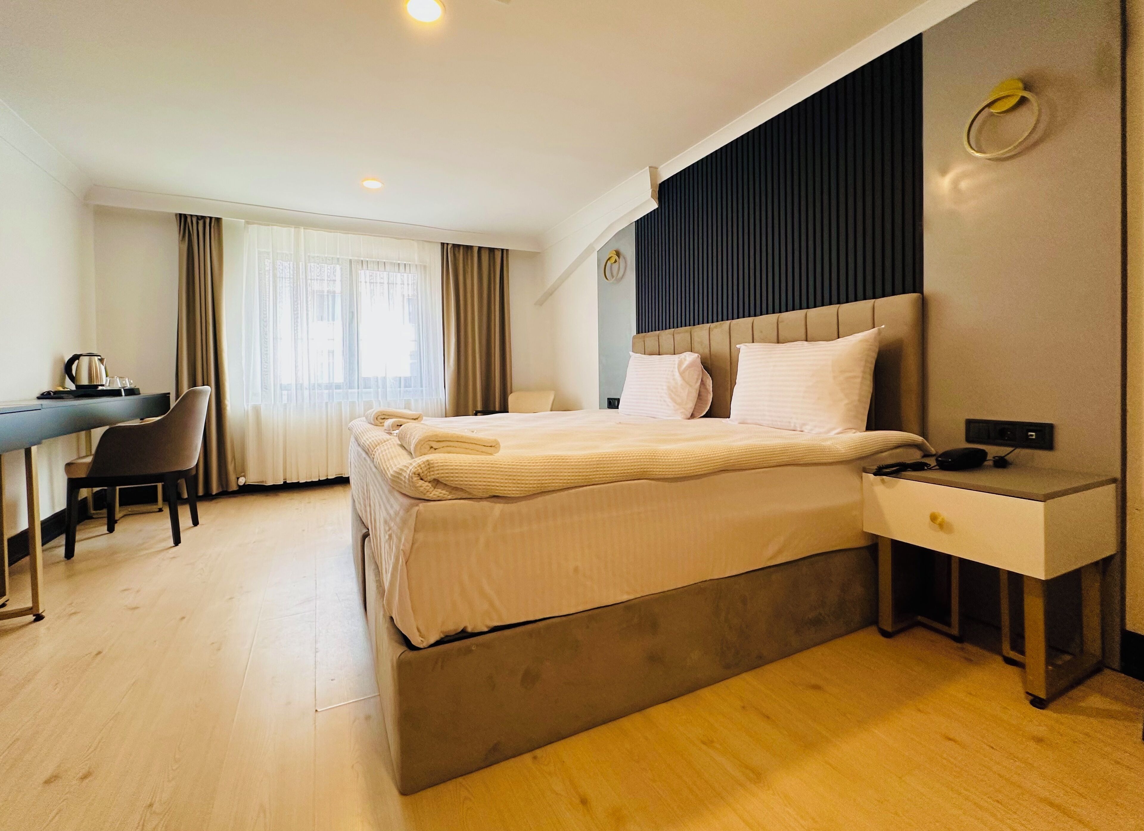 Allergikerbettwaren, Zimmersafe, Schreibtisch