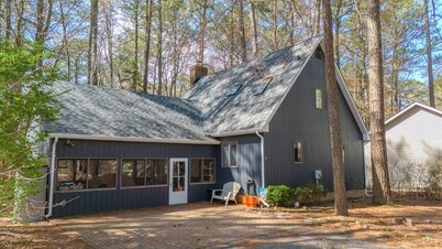 Charming 3-Bed Cabin, Near Ocean City & Assateague
