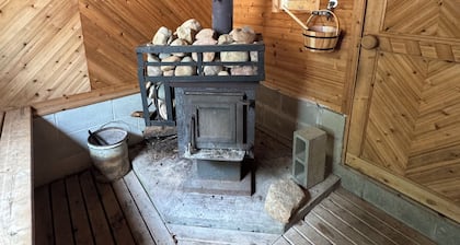 Lakefront 2 Bedroom Cottage Getaway on Chippewa Lake, Michigan