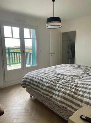 4 bedrooms, iron/ironing board, WiFi, bed sheets - Villa 11 Cyrille et Vacances (Deauville)