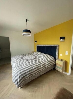 4 dormitorios, tabla de planchar con plancha, wifi y ropa de cama