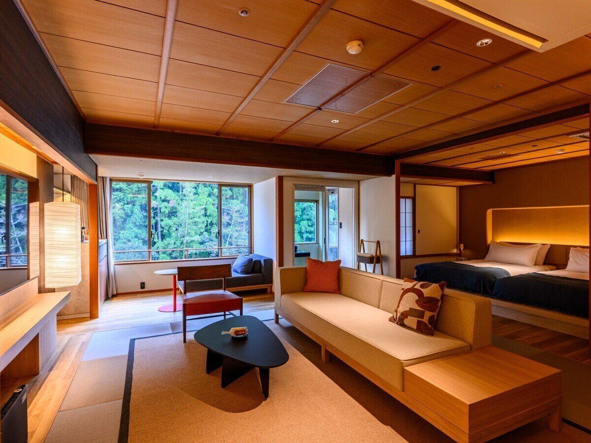 [Ryokusui Suite] Open-air bath with flowing spring water + Sunroom(Non-Smoking)