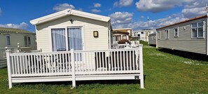 Cabin | Exterior - Beautiful 3-bed Lodge in Kent (New Romney)