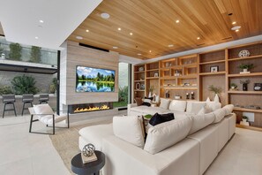 Smart TV, fireplace, offices
