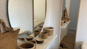 2 slaapkamers, een bureau, een strijkplank/strijkijzer, gratis wifi