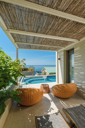 Chambre Deluxe, piscine privée, vue mer | Terrasse/Patio