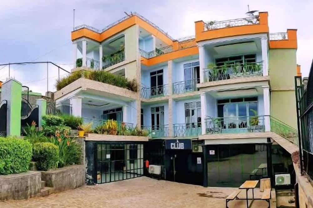 ibizza resort