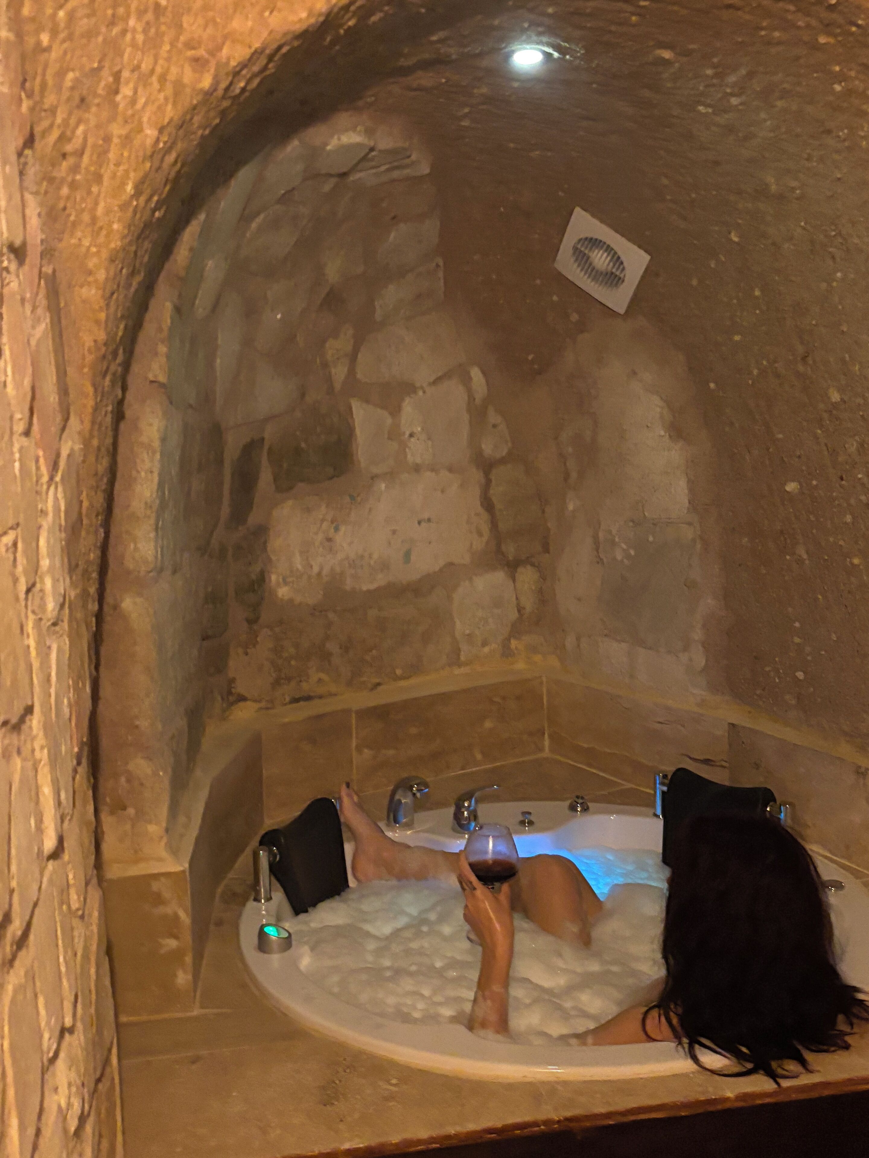 Deluxe Double Room, Courtyard View | Jetted tub