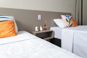 Minibar, desk, laptop workspace, free WiFi