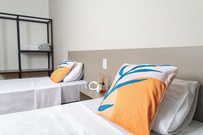 Minibar, desk, laptop workspace, free WiFi - Smart Hotel (Guaxupé)