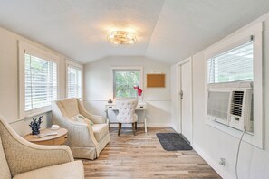 Interior - Walk to Lake Hunter: Cozy Pet-friendly Studio! (Lakeland)