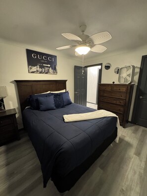 2 bedrooms, iron/ironing board, WiFi, bed sheets