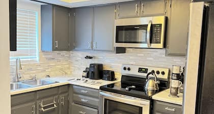 Beautifully furnished 2-bedroom one bath apartment with fitness room, in Toledo