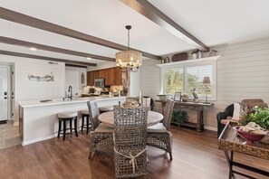 Dining - Ocean Front Paradise, Fantastic Views! sleeps 4 (St Simons Island)