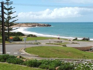 On the beach - The Dolphins 2 2-10 Strangways Tce, Port Elliot (Port Elliot)