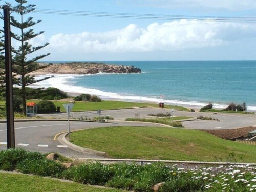 The Dolphins 2 2-10 Strangways Tce, Port Elliot