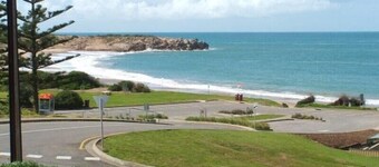 The Dolphins 2 2-10 Strangways Tce, Port Elliot