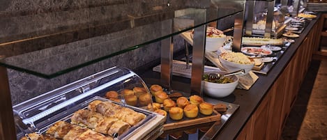 Free daily buffet breakfast