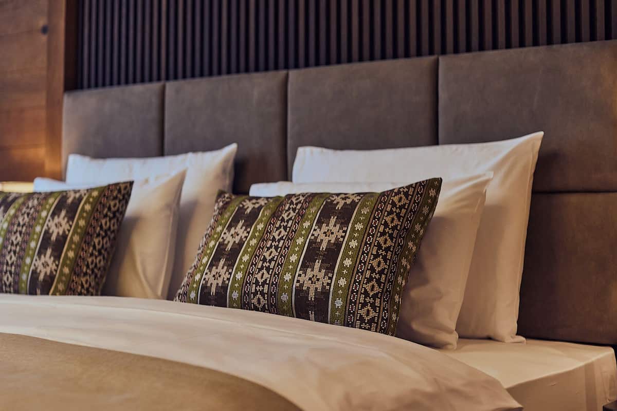 Deluxe Double or Twin Room, Mountain View | 1 bedroom, hypo-allergenic bedding, free minibar items, in-room safe