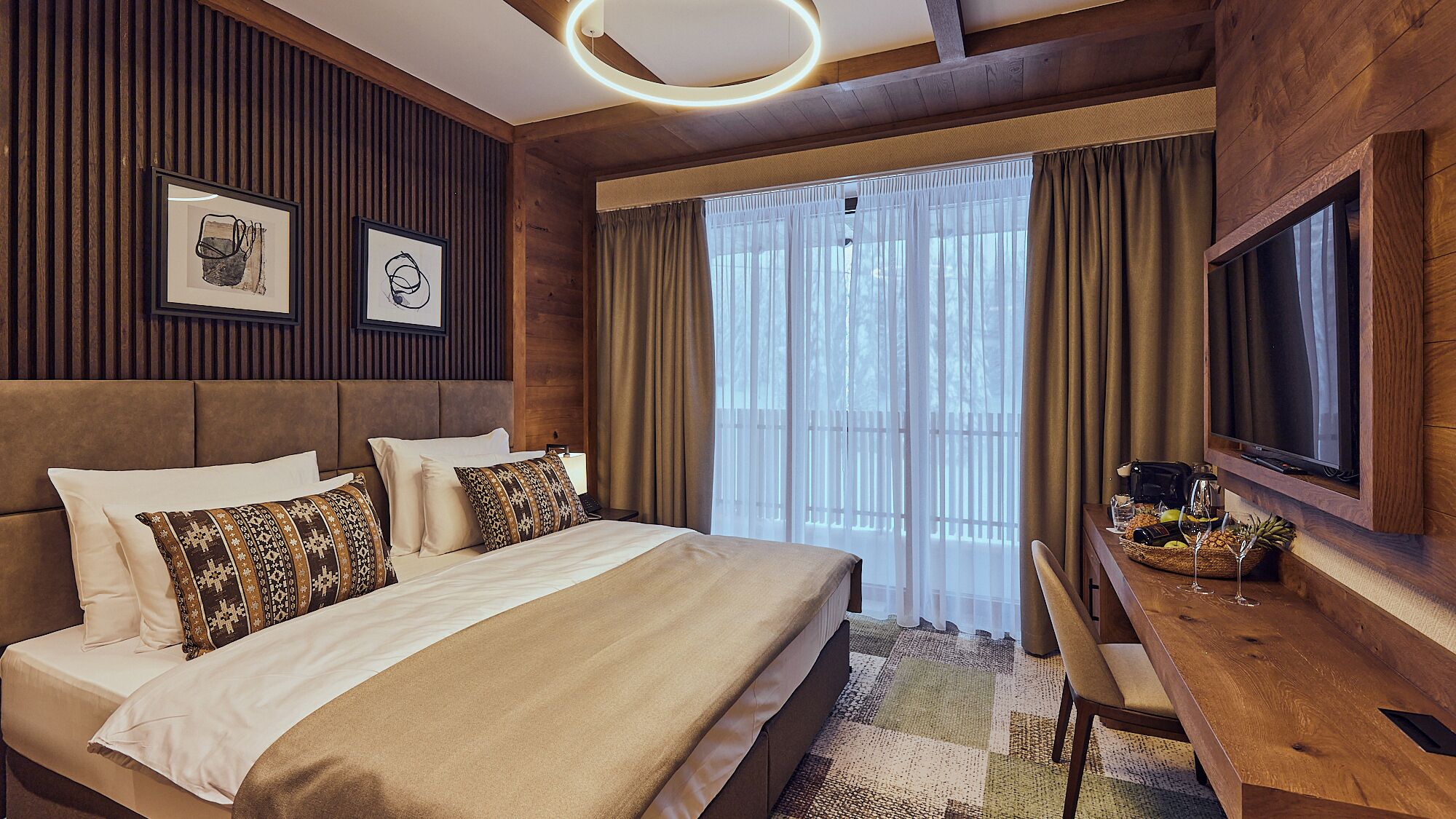 Deluxe Double or Twin Room, Balcony, Mountain View | Hypo-allergenic bedding, free minibar items, in-room safe, desk