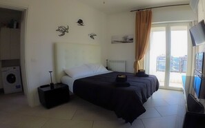 1 chambre, fer et planche à repasser, Wi-Fi, draps fournis