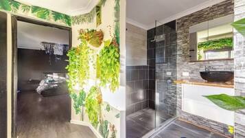 Dusche, Handtücher, Seife, Shampoo