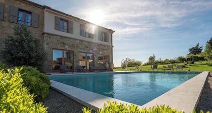 A beautiful villa renovated in traditional Istrian style with pool and spa