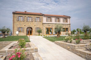 Exterior - A beautiful villa renovated in traditional Istrian style with pool and spa (Kucibreg)