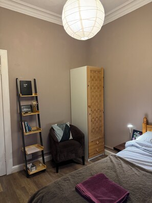 1 bedroom, desk, iron/ironing board, WiFi