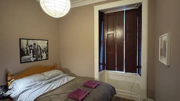 1 bedroom, desk, iron/ironing board, WiFi