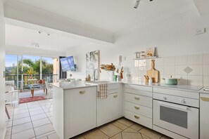Micro-ondas, fogão, cooktop, lava-louças